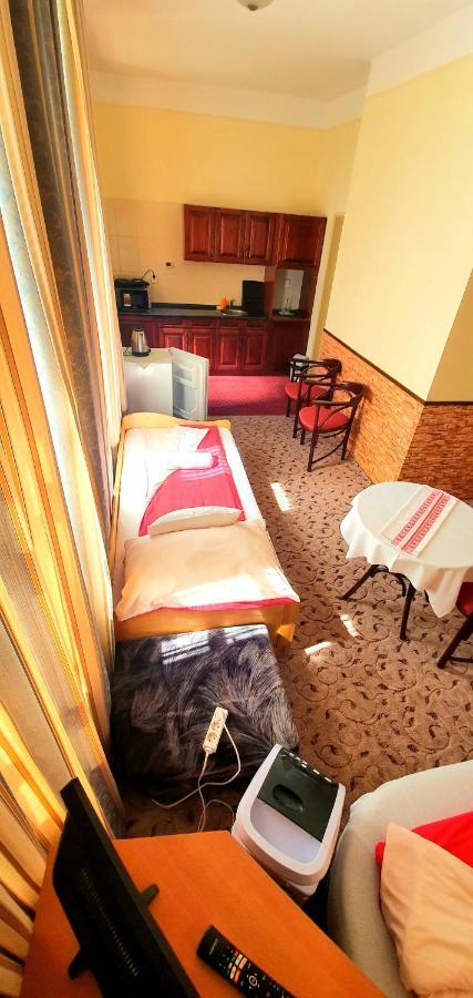 100 Eves Fogado B&B Szatymaz