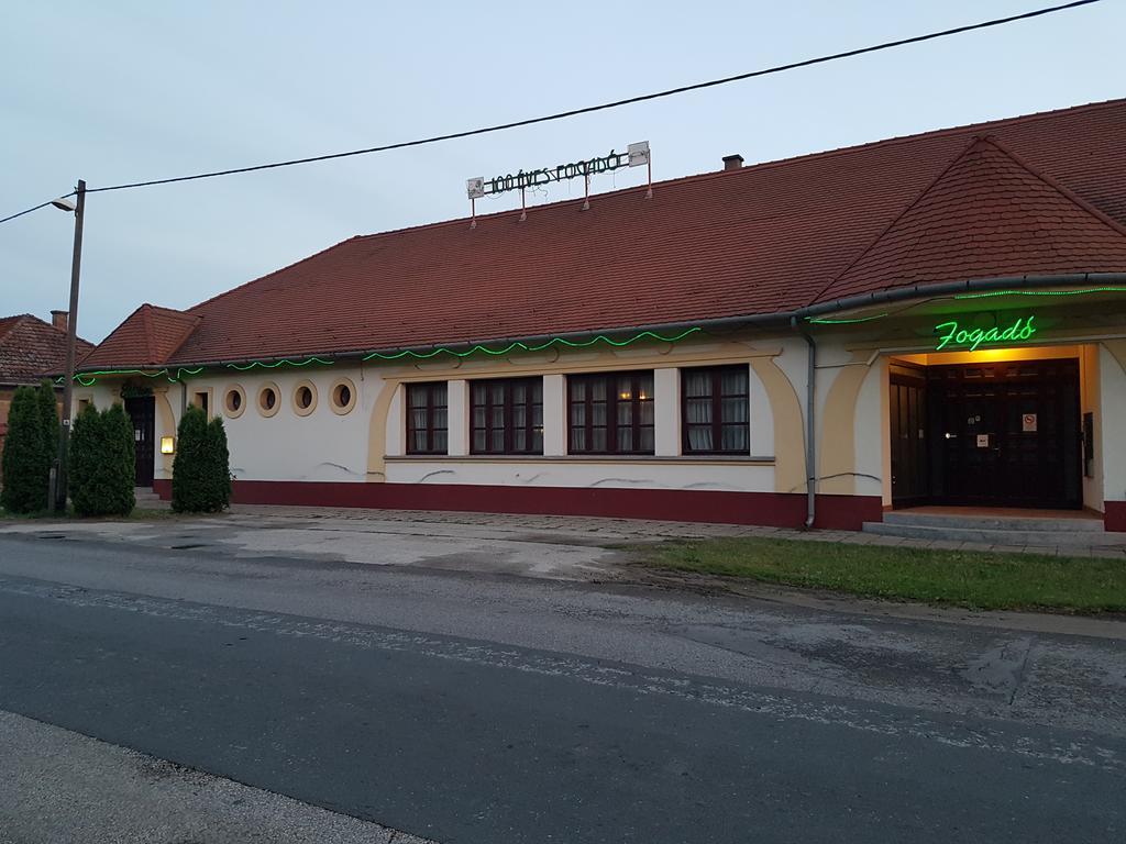 B&B 100 Eves Fogado Szatymaz